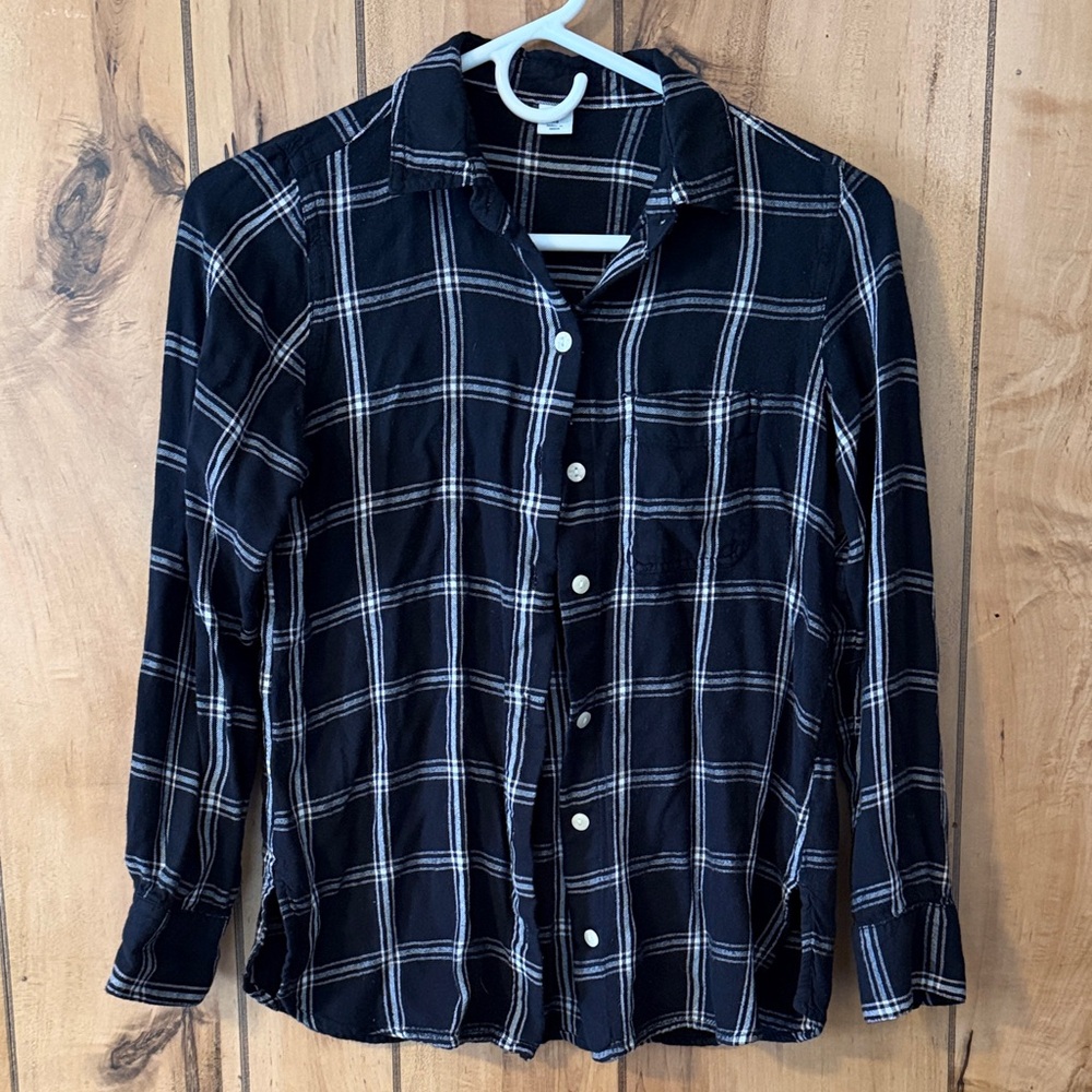 Old Navy Black and White Plaid Button-Down Shirt
